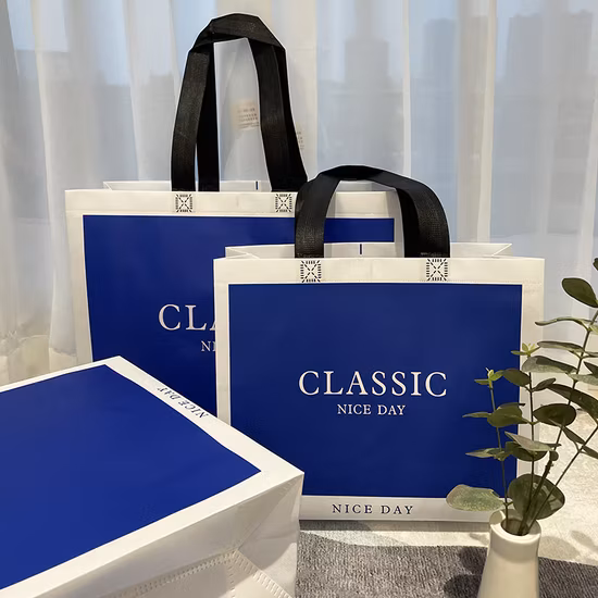 Großhandel mit individuellem Logo, neues Modedesign, Einkaufsverpackung, Einkaufstasche, personalisierte wiederverwendbare Eco-PP-Vliestasche